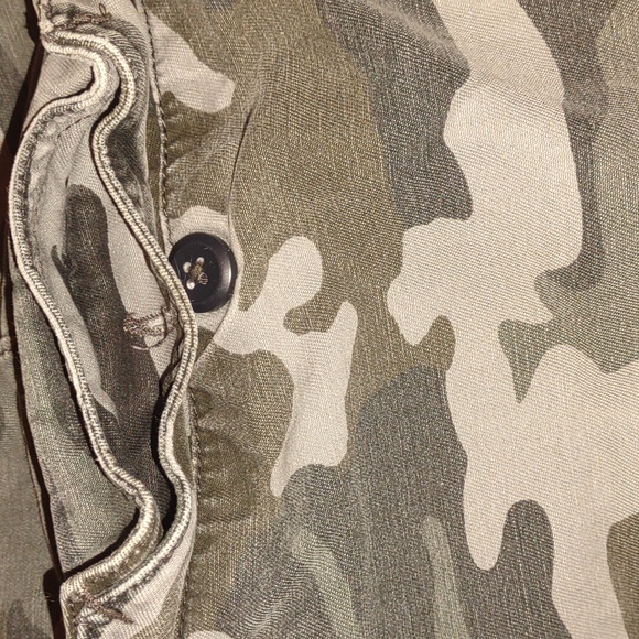 Men's size 44 Camouflage Cargo Shorts drab olive colors GC - Picture 8 of 9